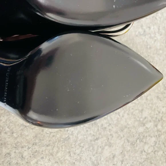 Brand new BURBERRY black pumps! Size 39 never worn. - Picture 5 of 6
